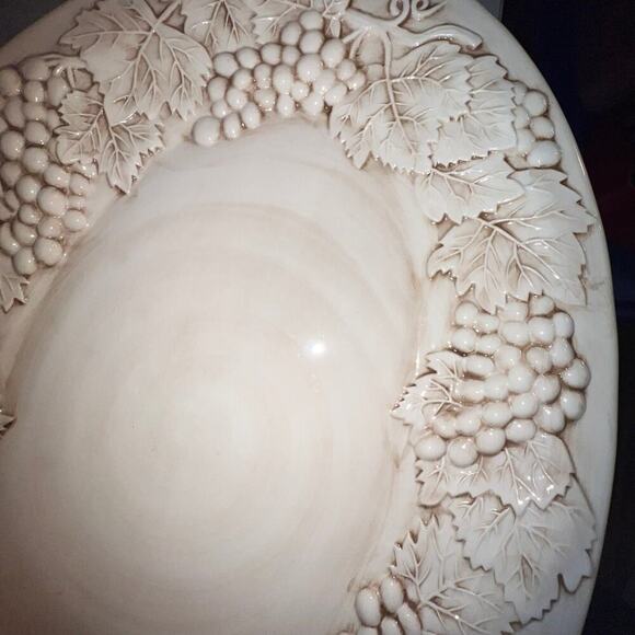 Harry & David 19.5 x 13.5 in Serving Platter Grapevine design Portugal - Picture 2 of 7